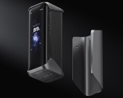 La banque d'énergie Rapid Pro X est dotée d'un grand écran et d'un support pour les accessoires amovibles. (Source de l'image : EcoFlow)