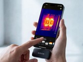 La dernière caméra thermique de Rision utilise l'appareil photo du smartphone pour améliorer la qualité de l'image.