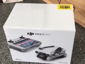 La DJI Mini 3 Pro avec sa nouvelle télécommande RC Pro. (Image source : @JasperEllens)