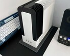 Le Monochrome 2 est un PC SFF AMD Ryzen AI Max+ 395 sans ventilateur. (Source de l'image : TheJiral via smallformfactor.net)