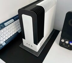 Le Monochrome 2 est un PC SFF AMD Ryzen AI Max+ 395 sans ventilateur. (Source de l&#039;image : TheJiral via smallformfactor.net)