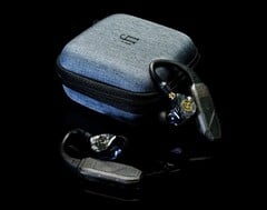 Le Go Pod Air d&#039;iFi se connecte aux écouteurs via un connecteur à 2 broches ou un connecteur MMCX. (Source de l&#039;image : iFi Audio)