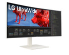 L'écran UltraWide 38WR85QC-W est peut-être un moniteur professionnel, mais il a aussi les qualités requises pour les jeux. (Source de l'image : LG)