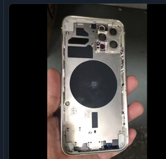 La fuite du châssis de l&#039;iPhone 12 Pro révèle des informations sur les capacités LiDAR et 5G du téléphone (Source de l&#039;image : @EveryApplePro)