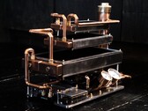 Des tuyaux en cuivre et des manomètres donnent au PC de Billet Labs un aspect steampunk.