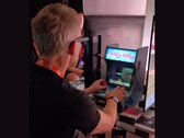 John Carmack jouant à la version Evercade de Doom