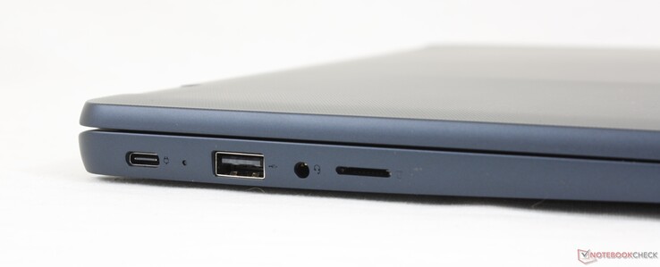 A gauche : USB-C 2.0 (Power Delivery + DisplayPort 1.1), USB-A 2.0, casque de 3,5 mm, lecteur MicroSD