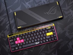 Le nouveau Asus ROG Falchion Ace HFX ZywOo Edition présente un design rafraîchi avec des accents jaunes et roses. (Source de l'image : Asus)