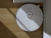 Le Roborock S8 Max V Ultra est doté d'un bras robotique qui vous obéit au doigt et à l'œil. (Source : Roborock)