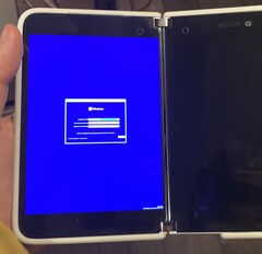Windows 11 sur le Microsoft Surface Duo (image via Gustave Monce sur Twitter)