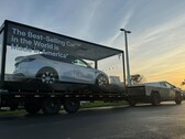 Cybertruck remorque un Model Y fabriqué aux États-Unis (Source de l'image : TeslaNewsWire/X)