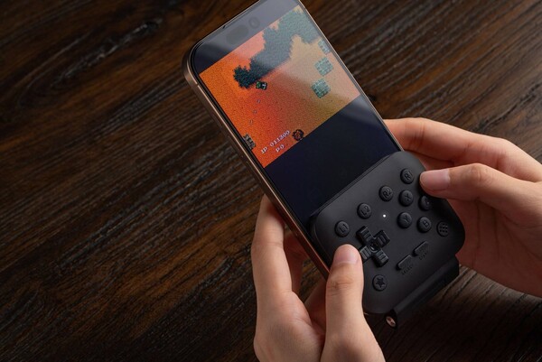 Le 8BitDo FlipPad EDC Black Edition sera disponible en exclusivité sur le site web de 8BitDo.