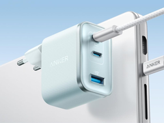 Le chargeur Nano d'Anker (70 W, 3 ports) (photo) est désormais disponible en bleu. (Source : Anker)