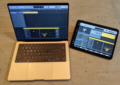 La fonctionnalité Touch Bar est présente sur le nouveau MacBook Pro via Sidecar. (Image : Notebookcheck)