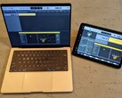 La fonctionnalité Touch Bar est présente sur le nouveau MacBook Pro via Sidecar. (Image : Notebookcheck)
