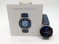 La smartwatch Honor Watch GS 3 est disponible en trois couleurs, le modèle de test est bleu.