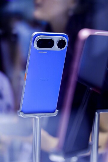Le NaviX Ultra en bleu.