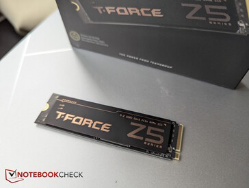 T-Force avec autocollant en graphène