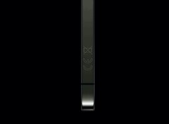 L&#039;iPhone 12 porte des logos réglementaires gravés dans son cadre, pour une raison quelconque. (Source de l&#039;image : Apple)