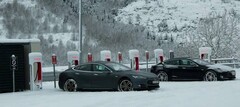 Les Teslas sont souvent immobilisées par grand froid, car elles ne se rechargent pas tant que les batteries ne se réchauffent pas. (Source de l&#039;image : Forbes)