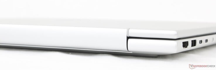 Arrière : Pas de ports