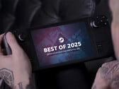 La liste des 12 premiers est principalement dominée par des jeux indépendants. En photo : Steam Deck avec l'image promotionnelle Best of 2025. (Source de l'image : Valve)