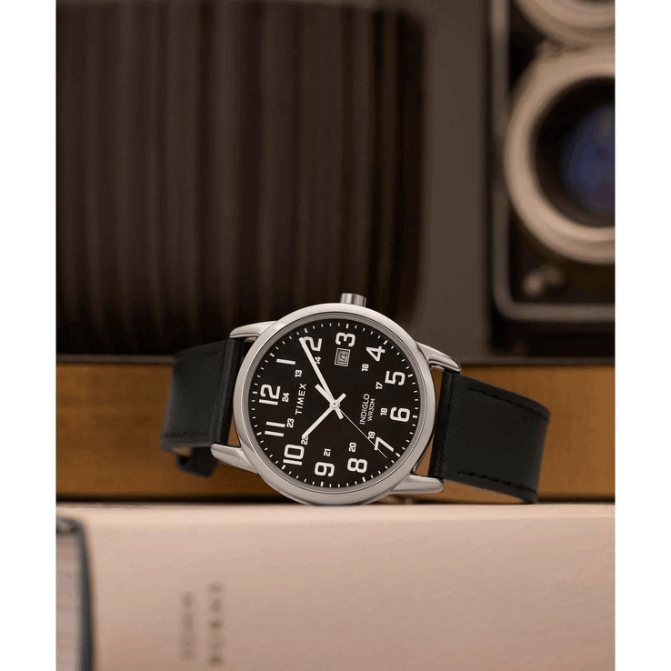 La Timex TW2Y12800JQ est étanche jusqu’à 30 m (3 bar).