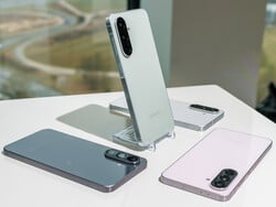 Le Galaxy A56 dans toutes ses couleurs (image source : Daniel Schmidt)
