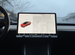 Le Ctrl-Bar est un accessoire de bouton physique qui se fixe sur l&#039;écran central d&#039;une Tesla Model Y ou Model 3. (Image source : Indiegogo)