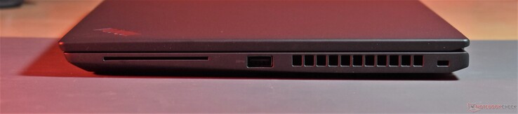 rechts : Carte à puce, USB A 3.2 Gen 2, verrou Kensington