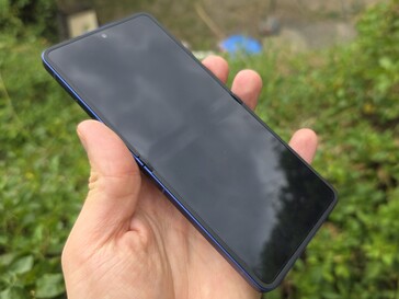 Samsung Galaxy Z Flip7 avis. (Source de l'image : Marcus Herbrich)