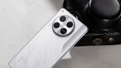 Le Camon 30 5G. (Source de l'image : Tecno)