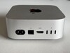 À l'arrière : alimentation, Ethernet 2,5 Gbps, HDMI 2.1, 3 ports USB-C 4.0 avec Thunderbolt 4