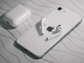 Ne vous attendez pas à ce qu'un nouvel iPhone SE arrive au début de l'année prochaine, selon Ming-Chi Kuo. (Source de l'image : AB)