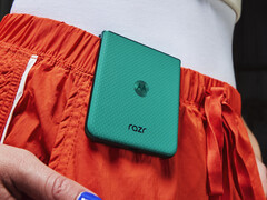 Le Razr 70 pèse 188 g, comme le modèle de l'année dernière.