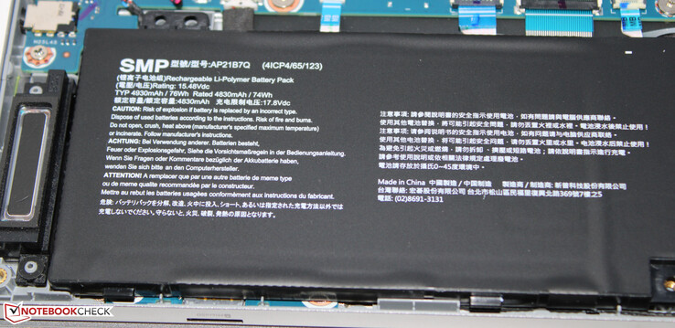 La batterie a une capacité de 76 Wh.