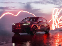 Avec 610 chevaux et plus de 800 lb-pi de couple, l'iX M60 ne manque certainement pas de performances (Image : BMW)