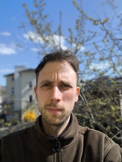 Selfie avec la caméra frontale de 20 MP