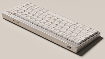Le port USB-C peut être utilisé pour connecter le clavier à des appareils ou charger la batterie de 3 000 mAh qui alimente le Bluetooth et le 2,4 Ghz pour la connectivité sans fil. (Source de l'image : Nics Tek)