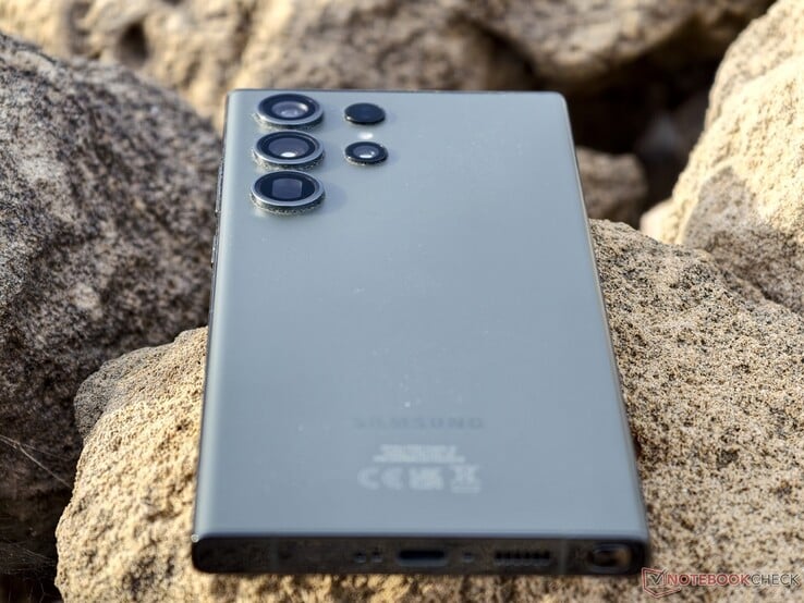 Un peu daté : Le Galaxy S23 Ultra a été le dernier appareil phare de Samsung doté d'un véritable téléobjectif 10x.