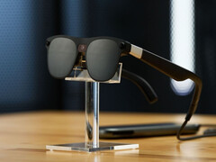 Les lunettes Project Aura devraient être disponibles avant la fin de l'année 2026. Photo : une photo promotionnelle donnant une vue latérale des lunettes Android XR.
