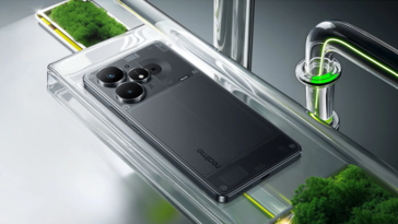 Le Realme Neo7 Turbo est disponible en noir transparent...