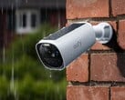 La caméra eufyCam E40 (photo) d'Anker, équipée d'un panneau solaire, a été lancée en Europe. (Source de l'image : eufy)