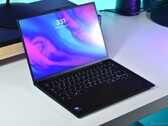 L'efficacité est remplacée par la 5G en option et Lunar Lake par Arrow Lake : Critique de l'ordinateur portable Lenovo ThinkPad X1 Carbon Gen 13
