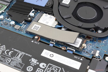Emplacement SSD M.2 2280 PCIe4 x4 occupé. Le système peut prendre en charge jusqu'à deux disques de stockage