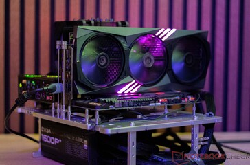 Le MSI GeForce RTX 4060 Ti Gaming X Trio 8G lors de notre test d'émissions sonores