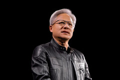 Jensen Huang, PDG de Nvidia, a déclaré que l'industrie devrait devenir un marché de plusieurs billions de dollars. (Source de l'image : Nvidia)