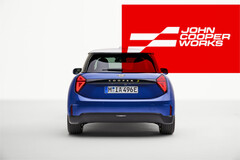 La nouvelle Mini Cooper SE sera finalement commercialisée en version John Cooper Works, qui promet davantage de performances, de plaisir et de changements stylistiques. (Source de l&#039;image : Mini - édité)