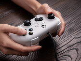 8BitDo a dévoilé une nouvelle manette de style Xbox. (Image source : 8BitDo)