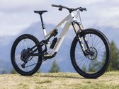 Le Canyon Spectral:ON CF 9 est assez léger et offre une grande puissance de traction